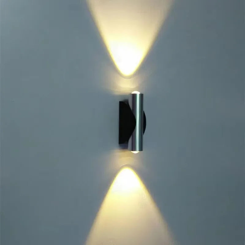 lampe murale moderne argentée noire éclairage maison lisse mat salon chambre