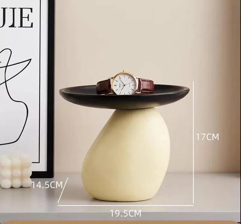 décoration intérieure moderne plateau résine noir crème marron fée éléments minimaliste