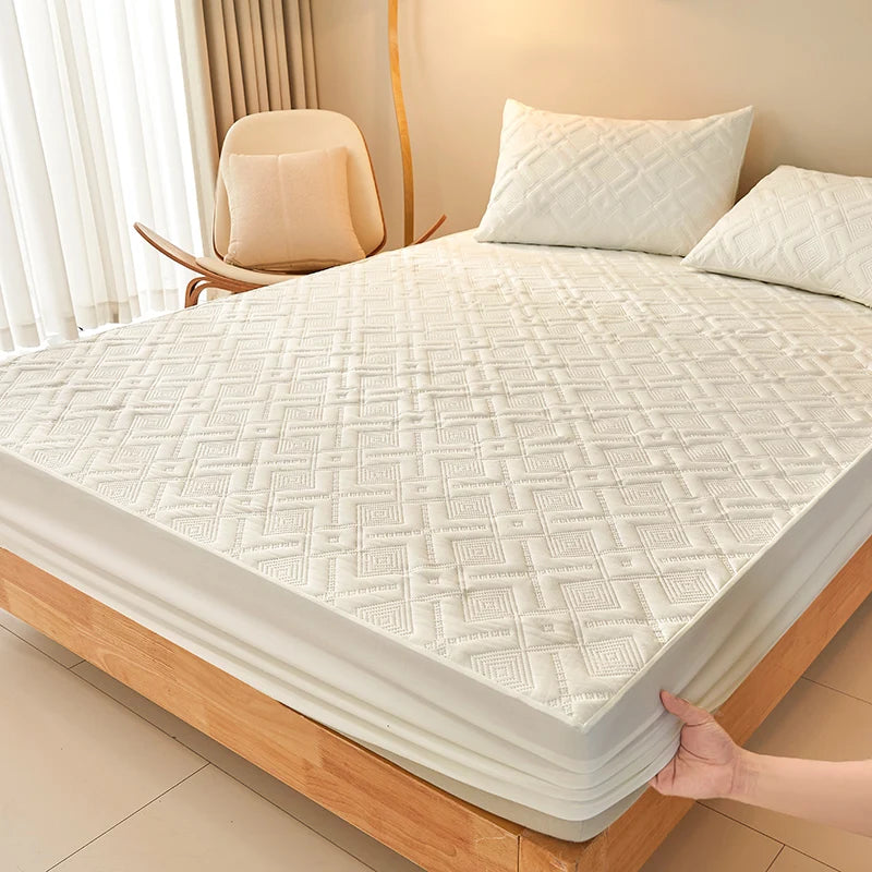 protège matelas imperméable blanc broderie florale classique lit chambre douce confortable
