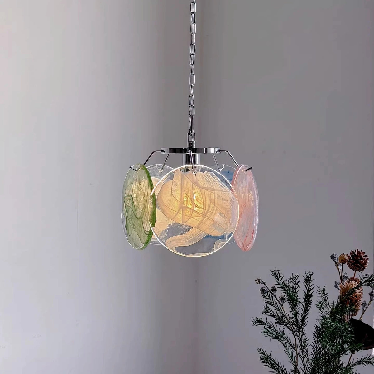 lampe suspendue moderne verre coloré transparent chaîne métallique salon chambre restaurant