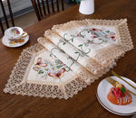 nappe brodée papillons motifs floraux bordure dentelle semi transparente blanc crème verte rouge automne