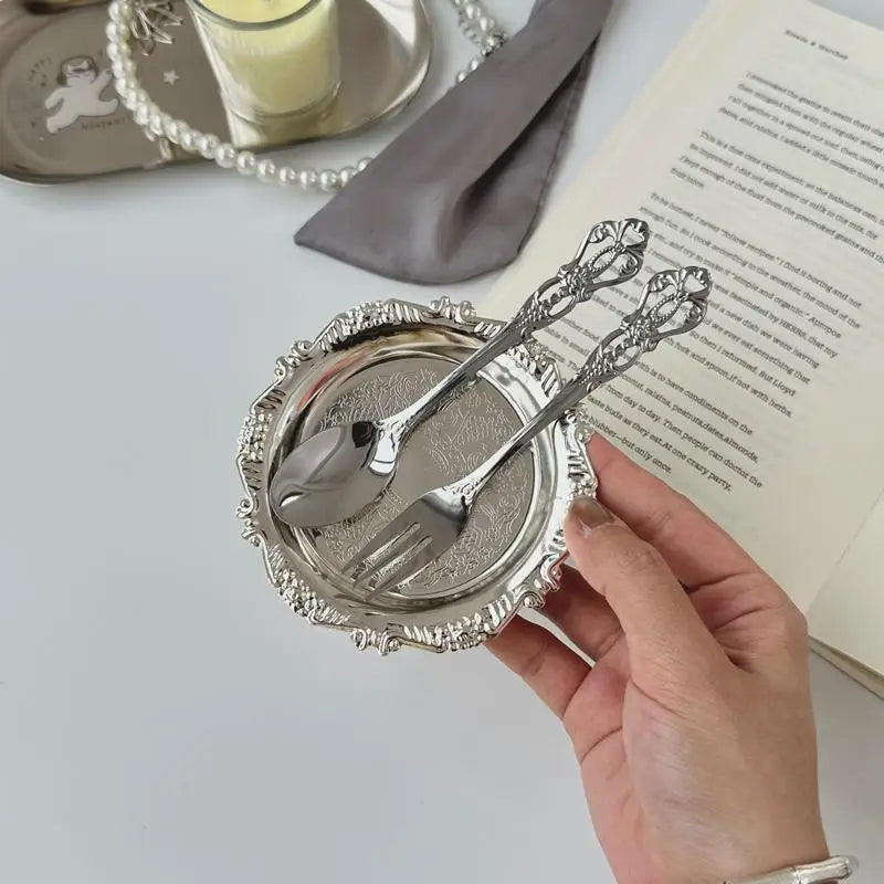 assiette thé émaillée motif floral or argent classique baroque