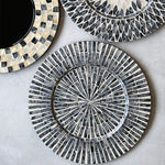 assiettes mosaïque coquillages noir blanc gris moderne artisanal exposant décoration maison