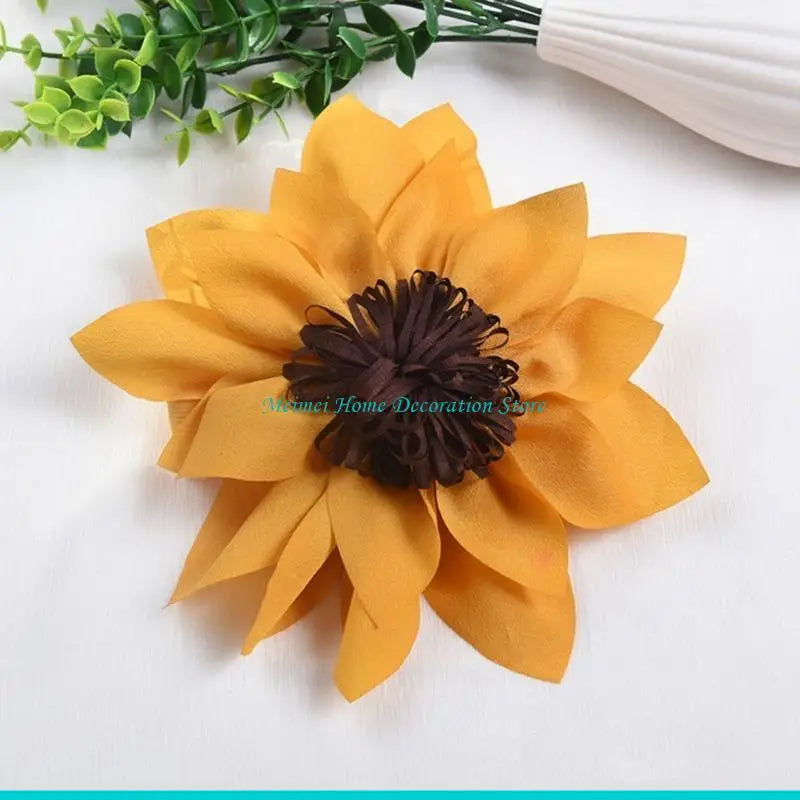 rideaux artificiels fleurs jaunes orange papier plié tissu noir clips blancs chambre salon artisanal