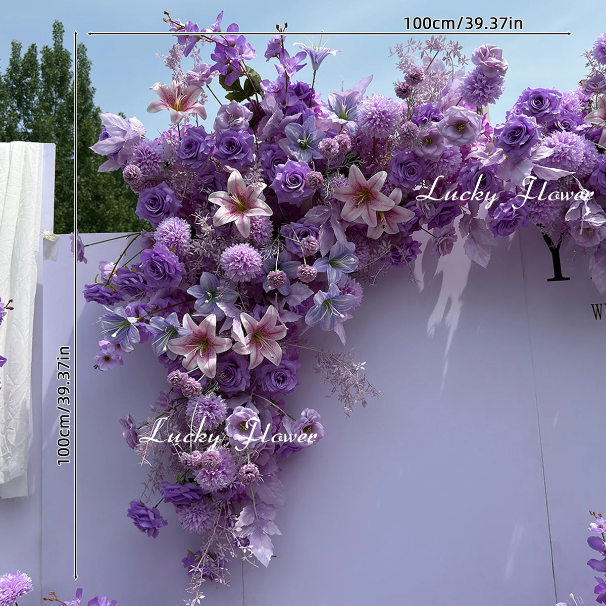 décoration mariage violettes roses blanches moderne élégante fleurs artificielles bouquet papillons feuilles vertesintérieur