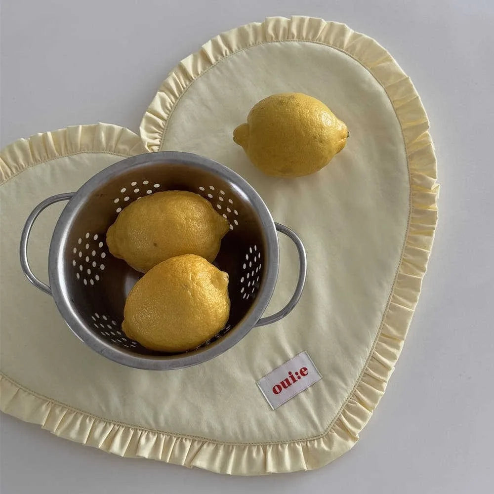 serviettes table classiques carreaux rouge blanc beige bleu clair tissu dentelle opaques respectueux environnement