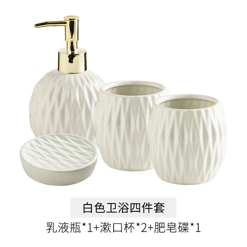 ensemble bain moderne or noir blanc distributeur savon tasse plateau élégant