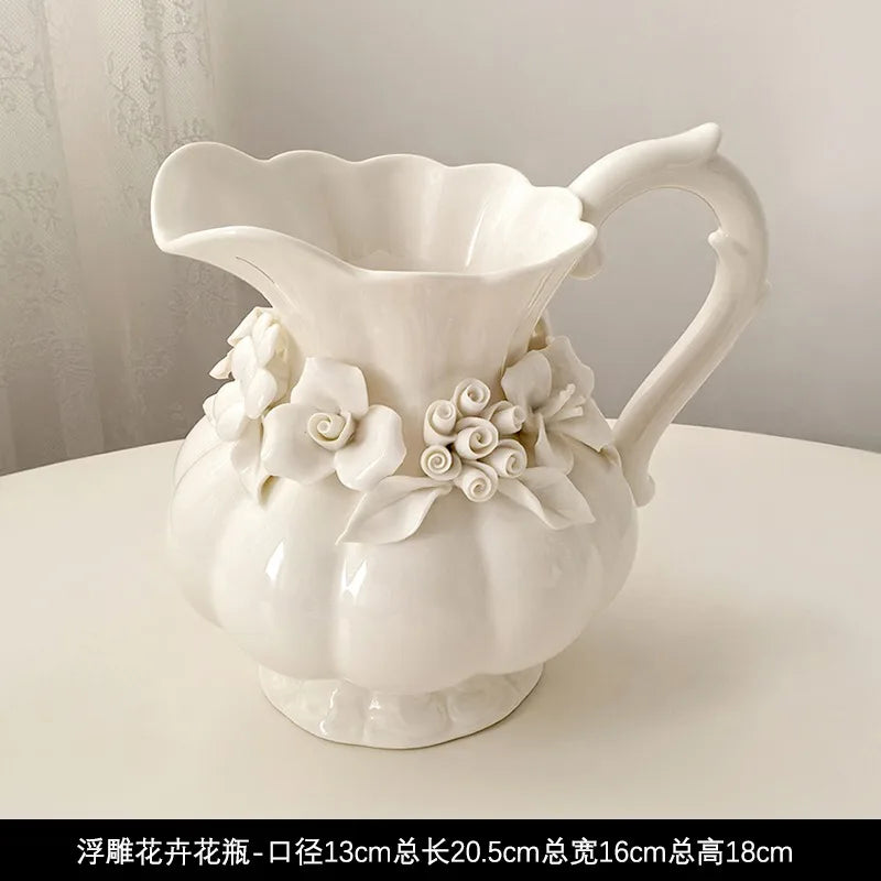 vase decoratif blanc roses relief porcelaine classique tasse bol plat boite rond coeur carreeDecoration