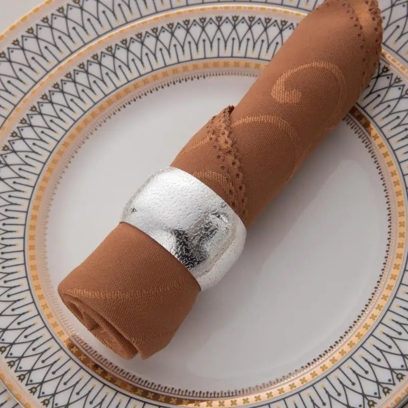 anneaux serviette or argent texture rugueuse moderne adhésif fixe set table minimaliste