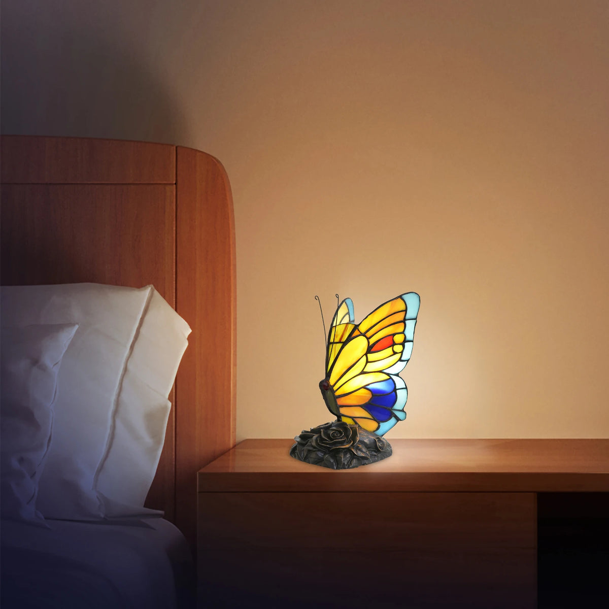lampe poser tiffany multicolore papillon motifs géométriques opacité interrupteur câble d'alimentation art déco veilleuse