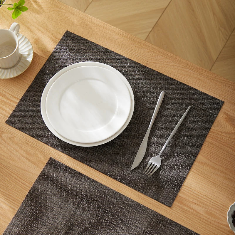 tapis table rectangulaire moderne gris foncé durable respectueux environnement pièces texture linéaire sans glisser