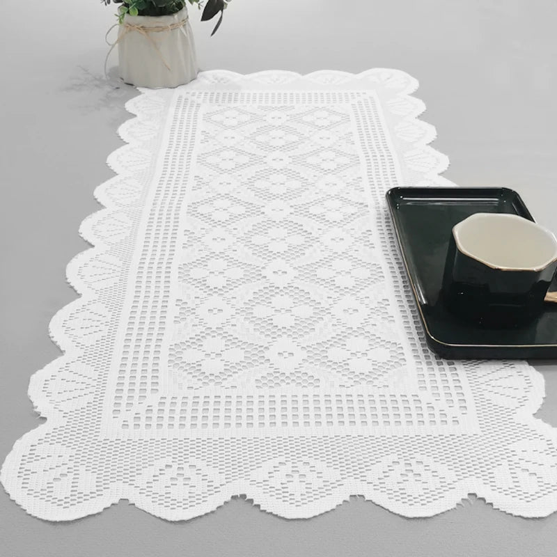 nappe dentelée blanche motif floral table rectangulaire vintage transparente champêtre été noël mariage mère