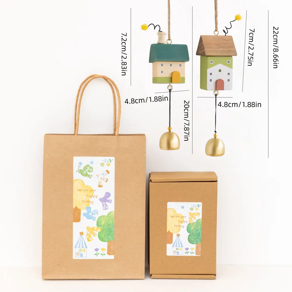 mobiles décoratifs bois fleurs oiseaux nuages cloches cordelettes moderne vert beige doré GOOD LUCK