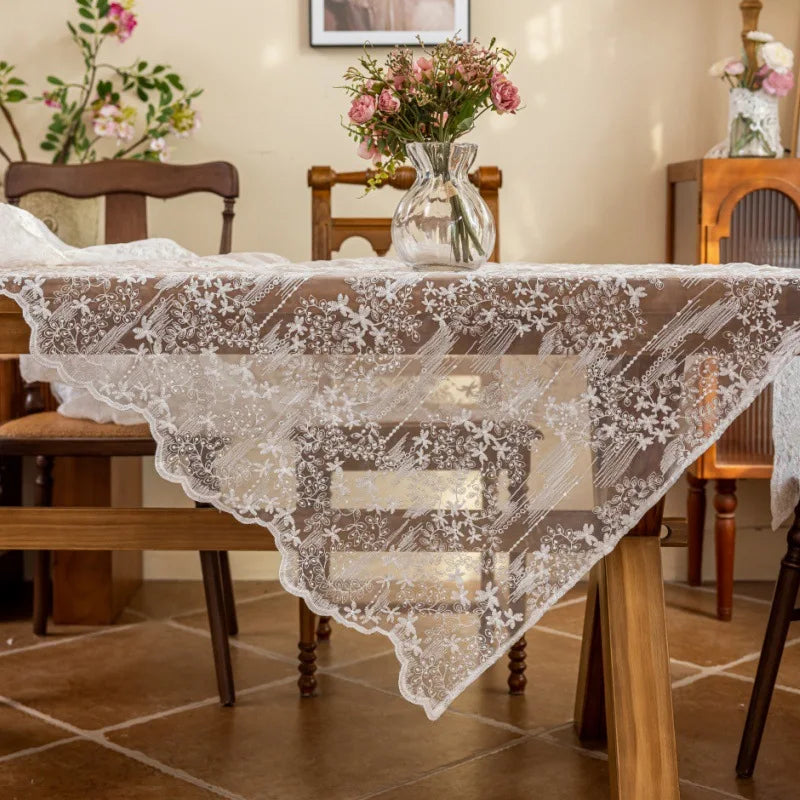 nappe table dentelle fleur vintage blanche beige romantique noël extérieur mariage festivité