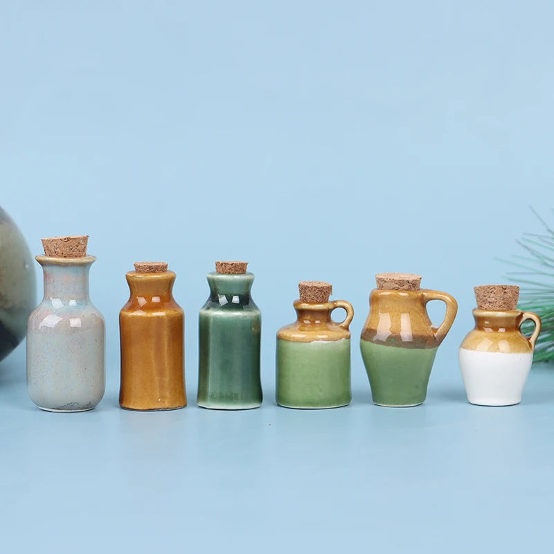 bouteilles vintage céramique bouchons liège vert beige gris clair mat brillant opaques jouet cuisine