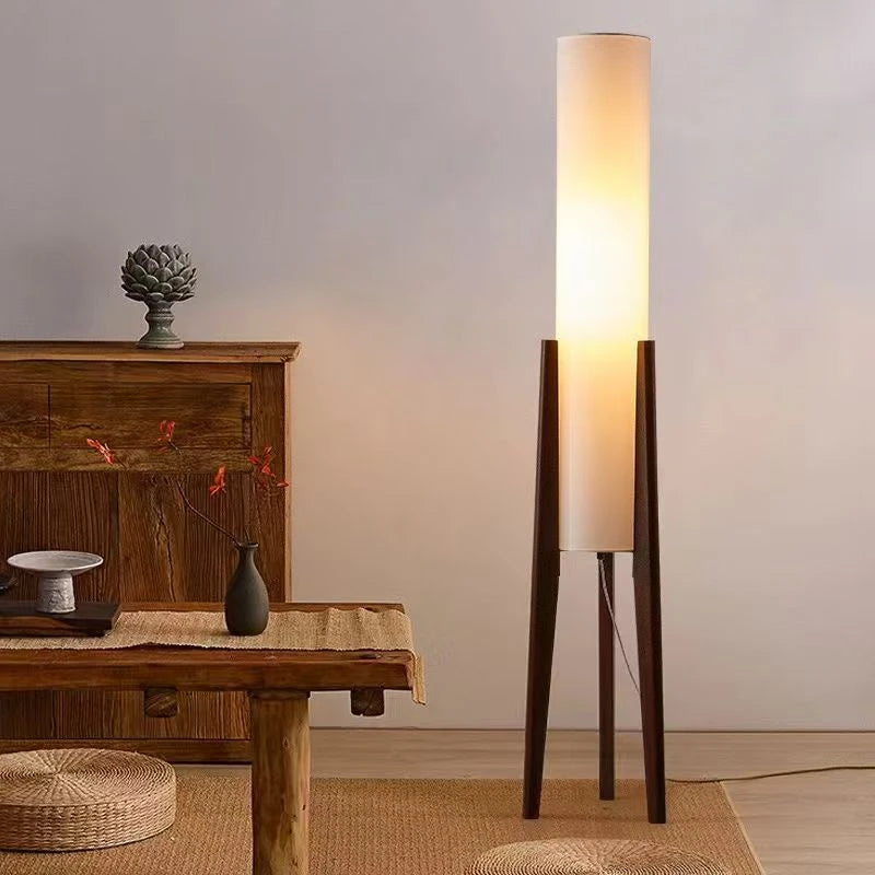 lampe sol moderne abat jour tissé pieds bois blanc ampoules led blanc bois foncé