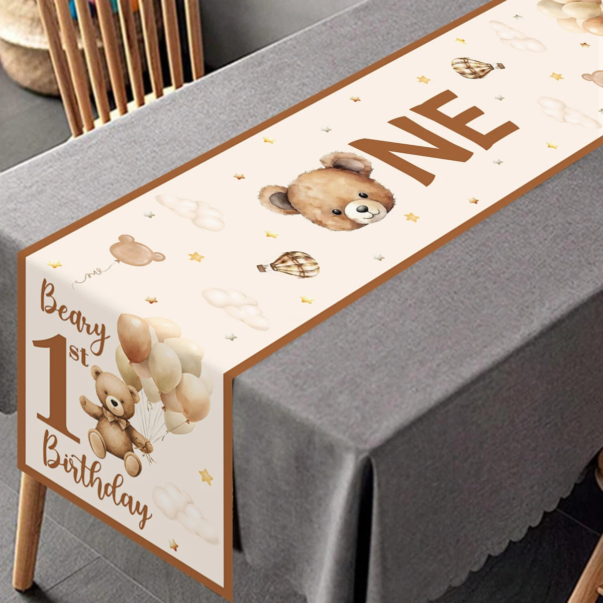 nappe anniversaire oursons ballons étoiles lunes feuilles dorées première année enfants décoration table festive
