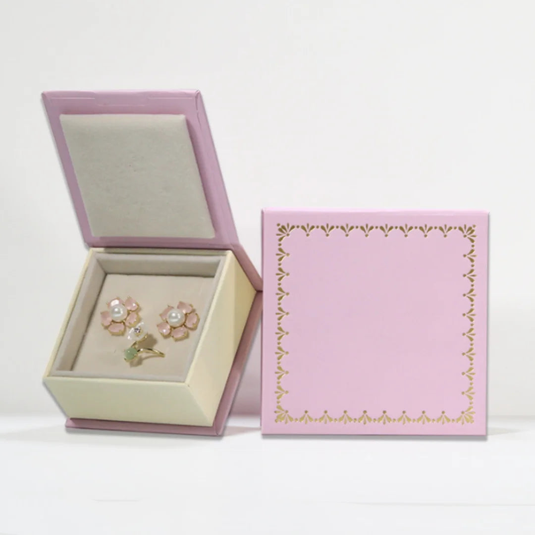 boîtes bijoux vert clair rose pâle boîtes rangement classique bordure dorée colliers boucles d'oreilles