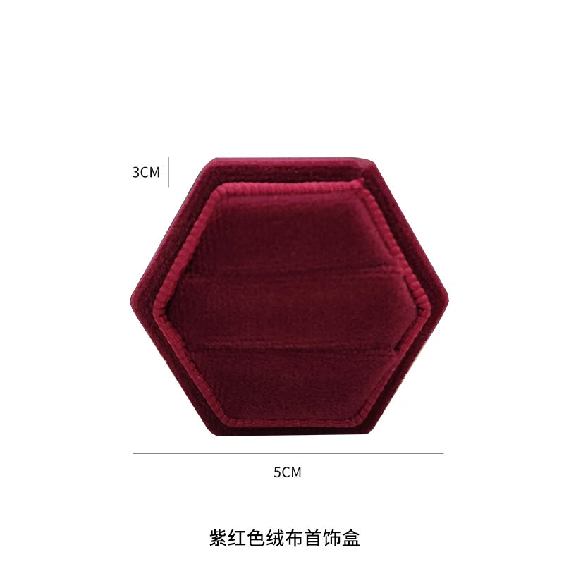 présentoir bijoux or rouge baroque velours classique support bagues boucles doreilles colliers chambre