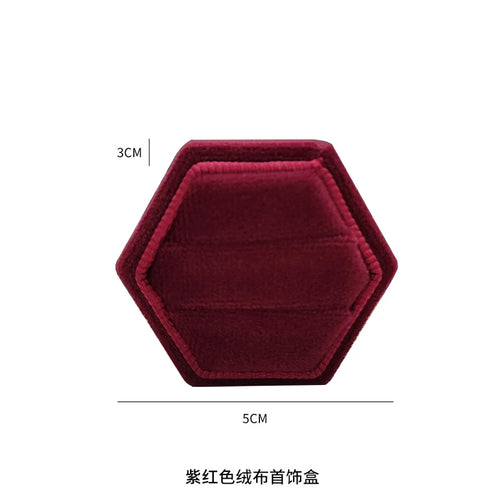 présentoir bijoux or rouge baroque velours classique support bagues boucles doreilles colliers chambre