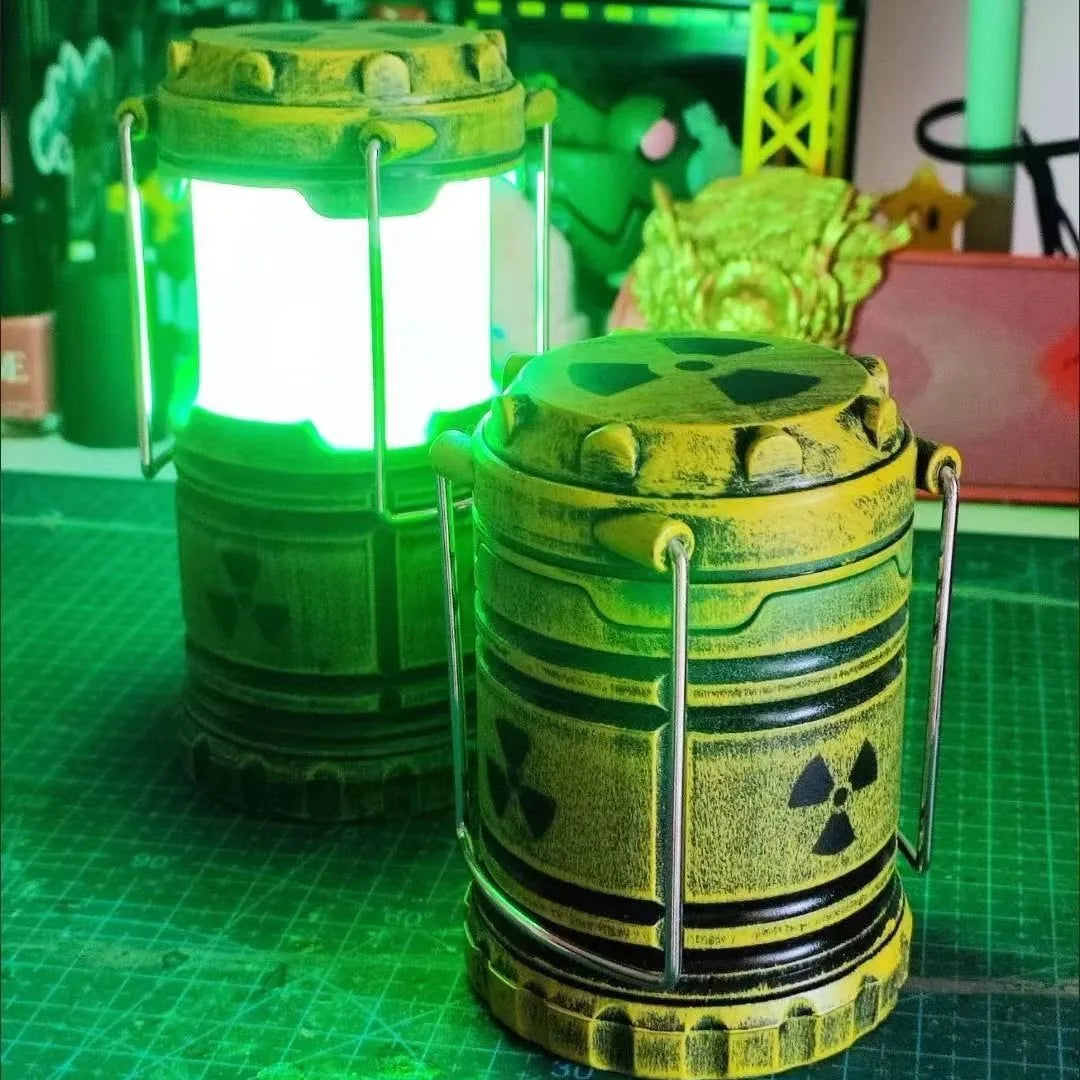 veilleuse deco radioactive bidon vert motif danger science fiction halloween citrouille chauve souris tombes