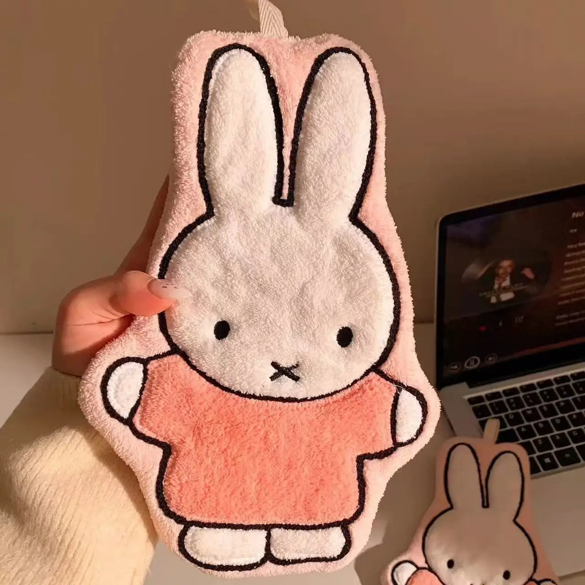 serviettes lapin kawaii douces motif miffy rose blanches salle bain cuisine