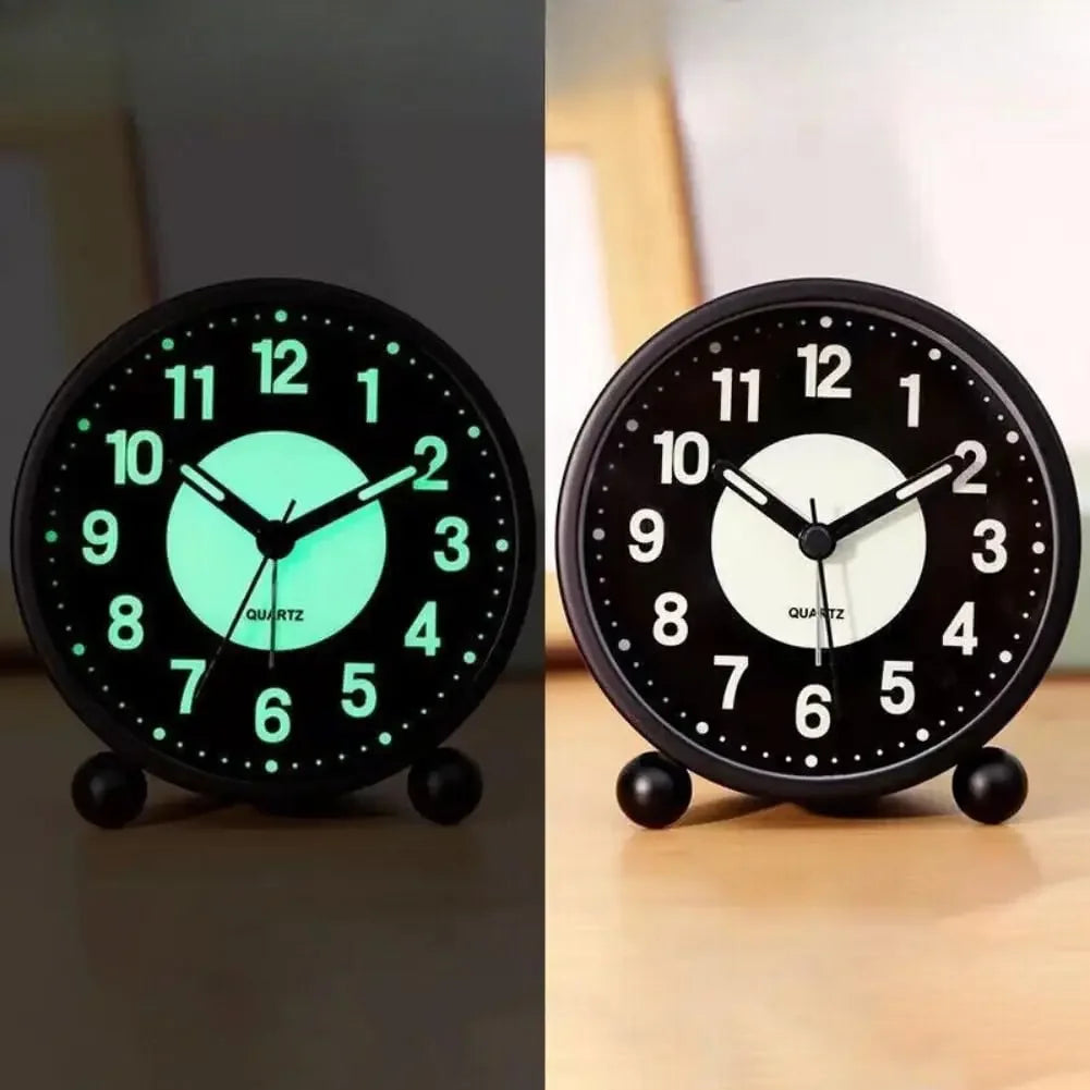 horloge table classique minmaliste noir blanc vert fluorescent numéros quartz pieds sphériques