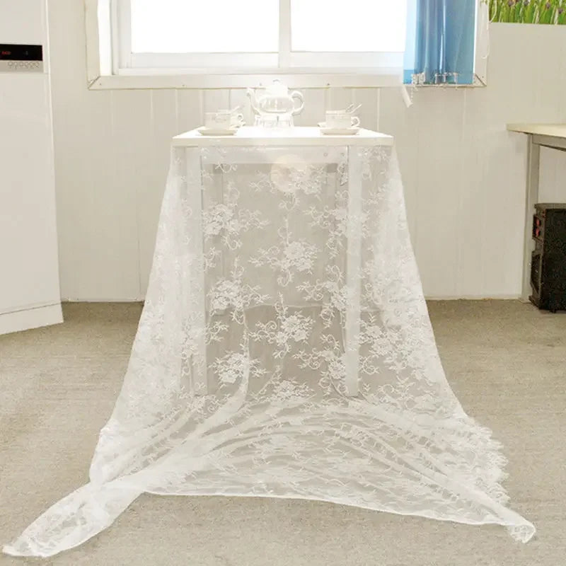 nappe dentelle blanche mariage motif floral transparent classique boho fête romantique