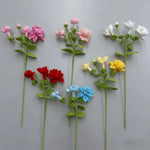 fleurs tricotées main rose rouge blanc bleu artisanat crochet decoration mariage fete valentin traditionnelle