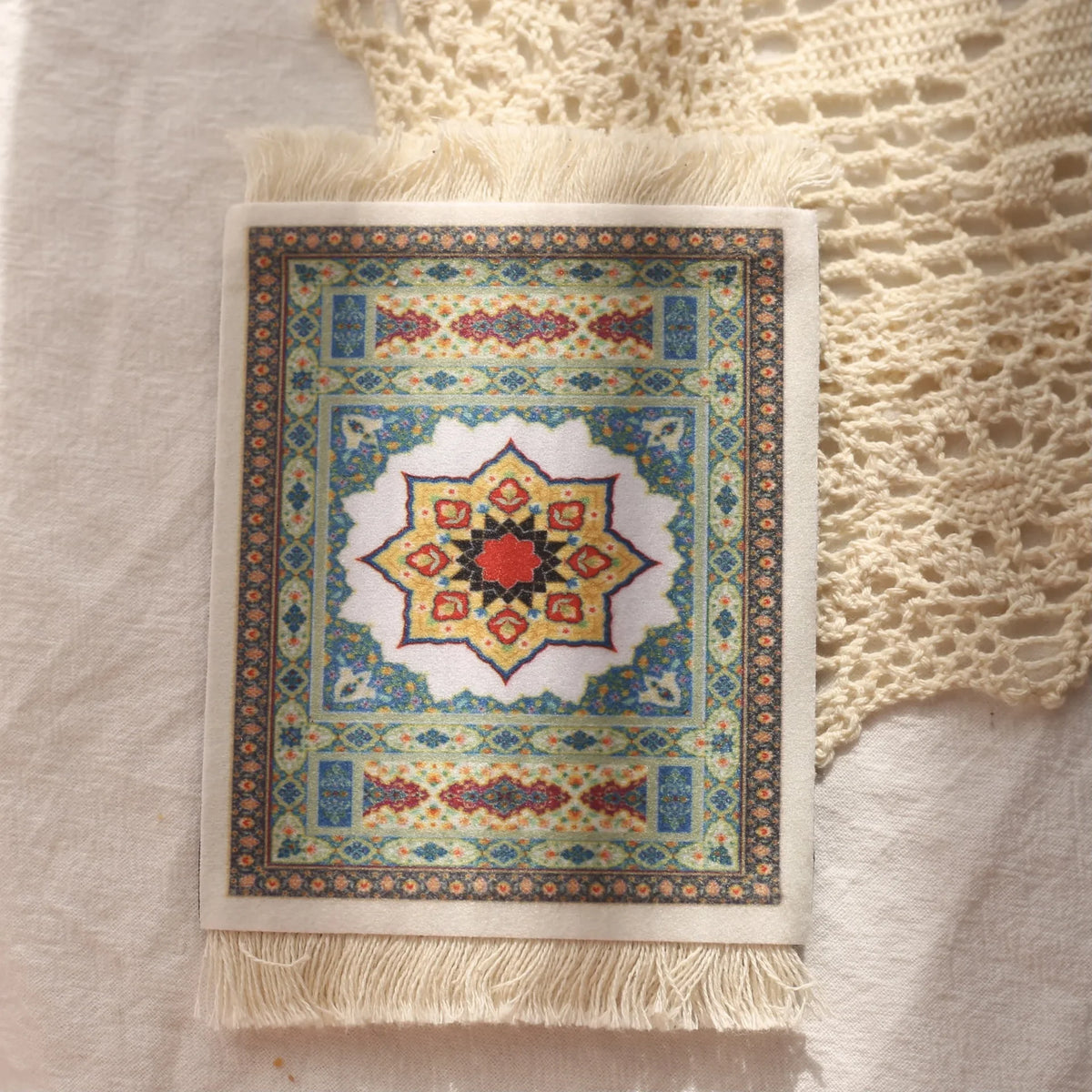 tapis table classique ornements floraux motifs géométriques franges rouge vert bleu beige blanc respectueux