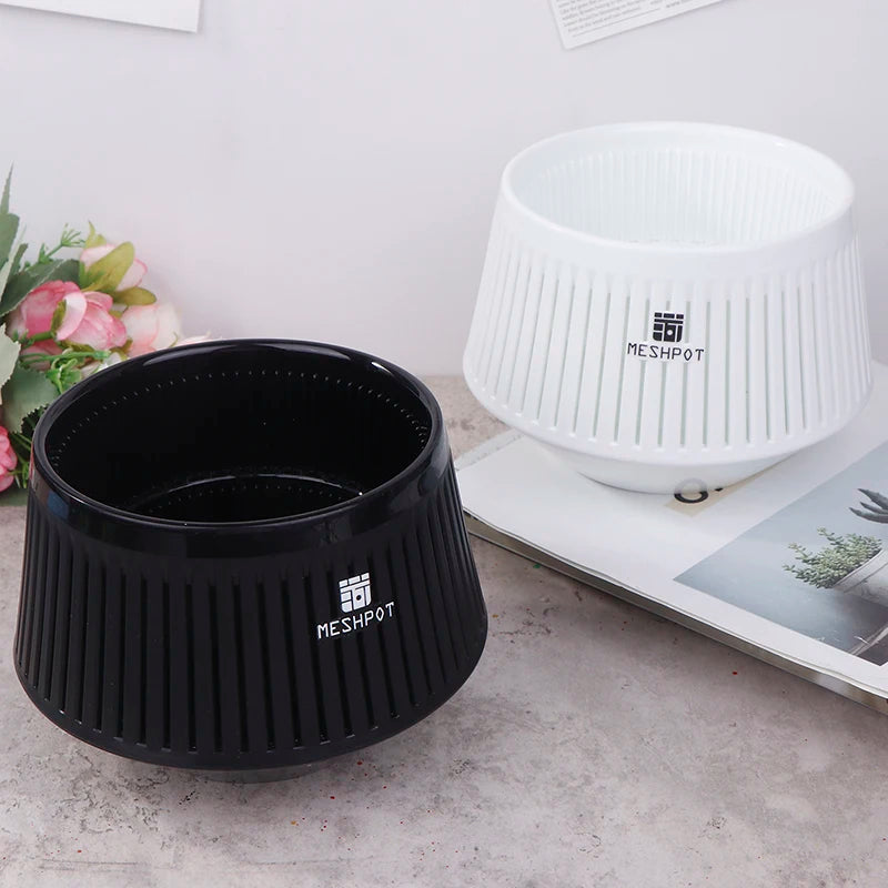 pots plante blanch noirs rayures verticales moderne grille drainageintérieurextérieur