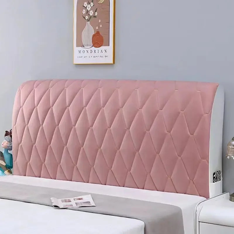 tête lit rembourrée motifs losanges turquoise orange rose moderne chambre décoration élégante tableaux abstraits