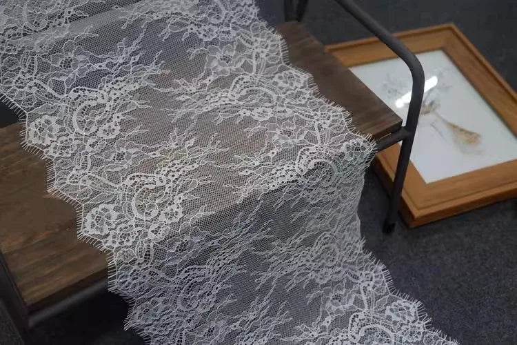 dentelle polyester fine blanc noir floral mariage décoration classique translucent 25cm 13cm echangable echangable