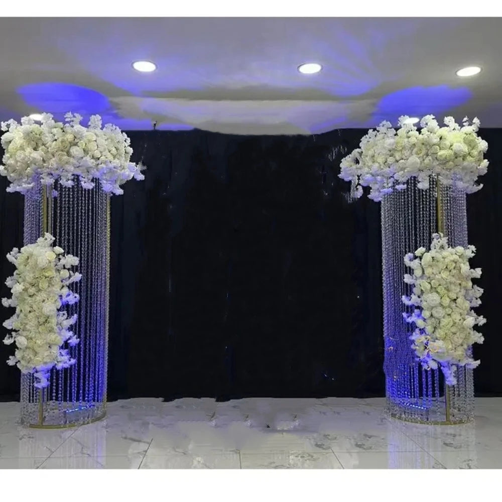 colonne décorative moderne élégante dorée blanche fleurs artificielles mariage décoration scène intérieure