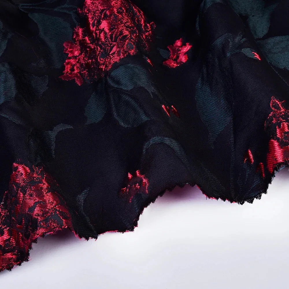 tissu brodé floral luxueux polyester largeur 160cm motifs or rouge noir marine