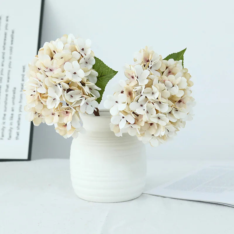décoration intérieure hortensia artificiel bouquet soie blanc rose vert marron moderne minimaliste