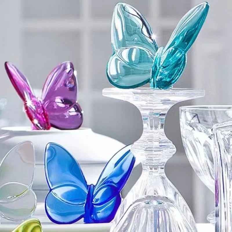décoration papillon transparent résine autocollant brillant multicolore moderne petit grand objet intérieur luxe