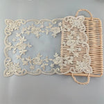 serviettes table dentelle florale blanc beige classique romantique table manger fête pâques