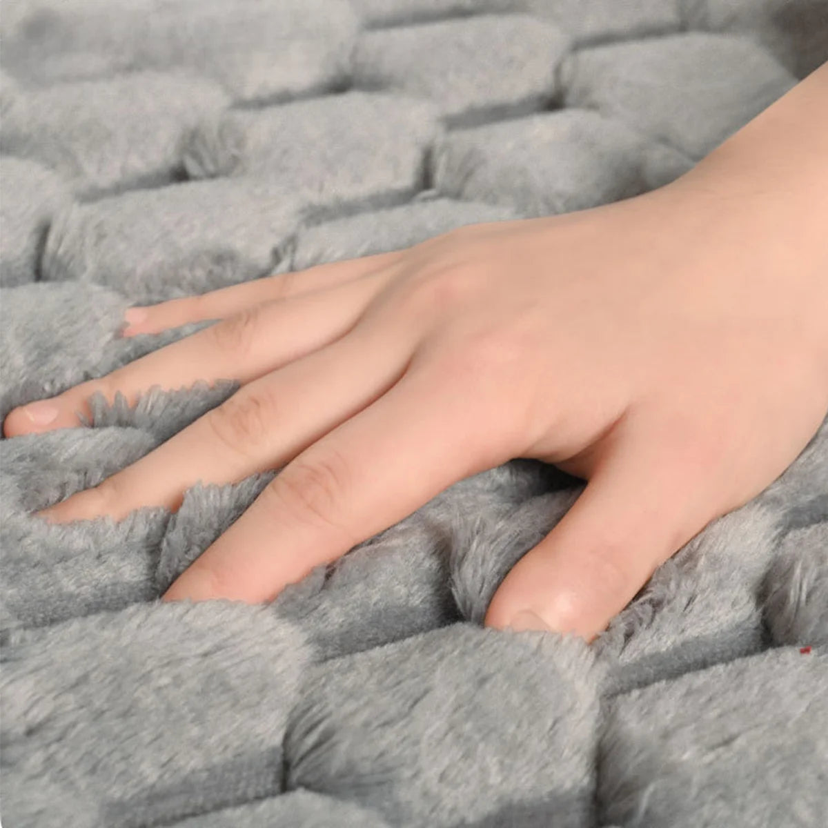 tapis bain antidérapant polyester motifs bosses moderne gris blanc minimaliste