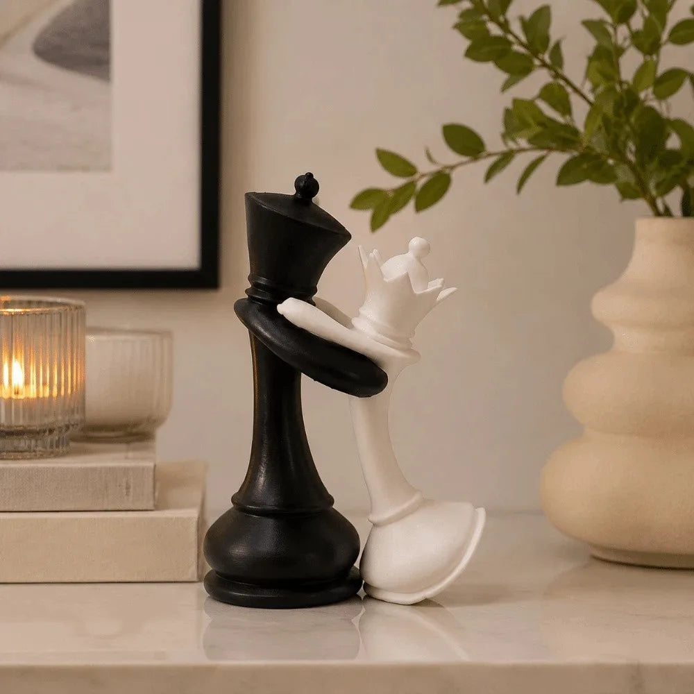 statues échecs moderne figurines roi reine noires blanches décoration intérieure minimaliste maison erotique