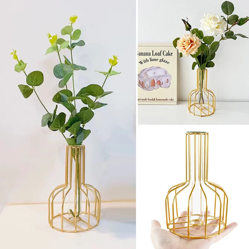 vase moderne minimaliste métal transparent verre décoration florale contemporain structure ajourée dorée élégante intérieur