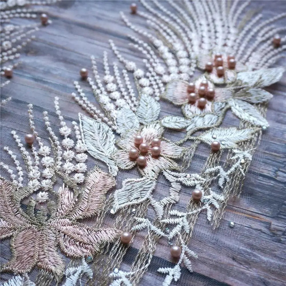 appliques textile brodées fleurs semi transparentes or rose bleu rouge élégantes DIY