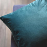 housses velours bleu marine turquoise coussins decoratifs contemporains sofa lit voiture 40x40cm