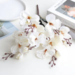 bouquet orchidées artificielles rouge blanc violet feuilles vertes moderne élégant intérieur mariage anniversaire
