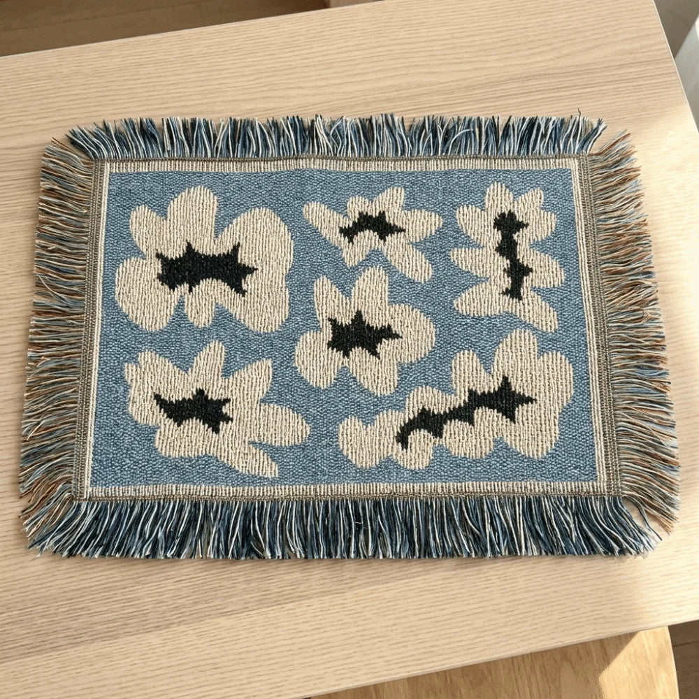 tapis table textile motif tigre étoiles jaune noir bleu clair décoration table manger résistant
