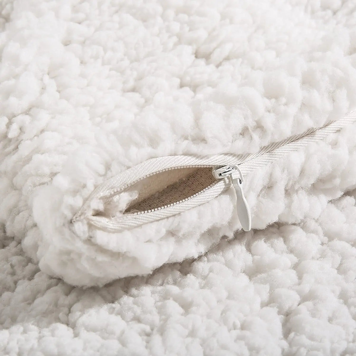 housse coussin dos blanc texture bouclée nordique décoration maison voiture fixations