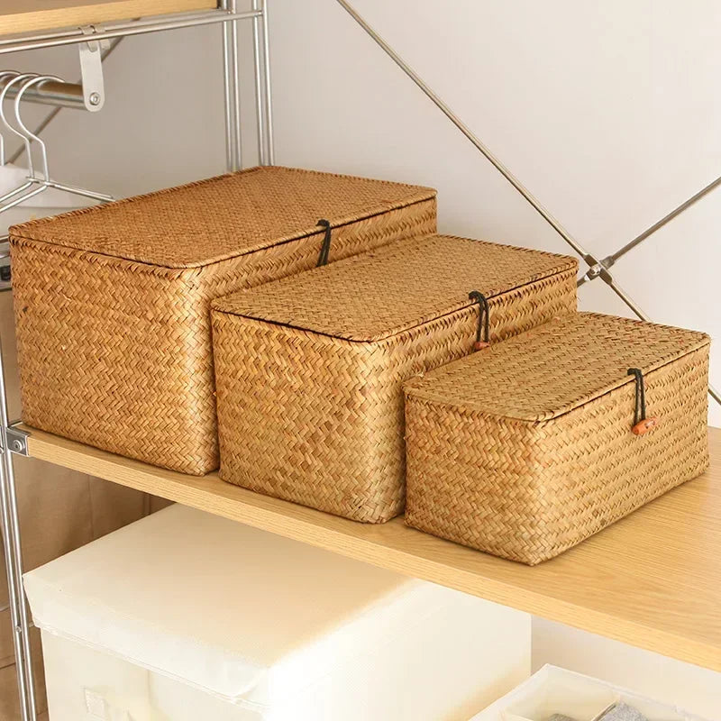 boîtes rangement naturel rustiques tissage paille poignées métalliques stockage maison