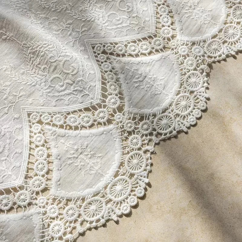rideaux blancs dentelle motifs floraux semi transparent rustique vintage chambre salon