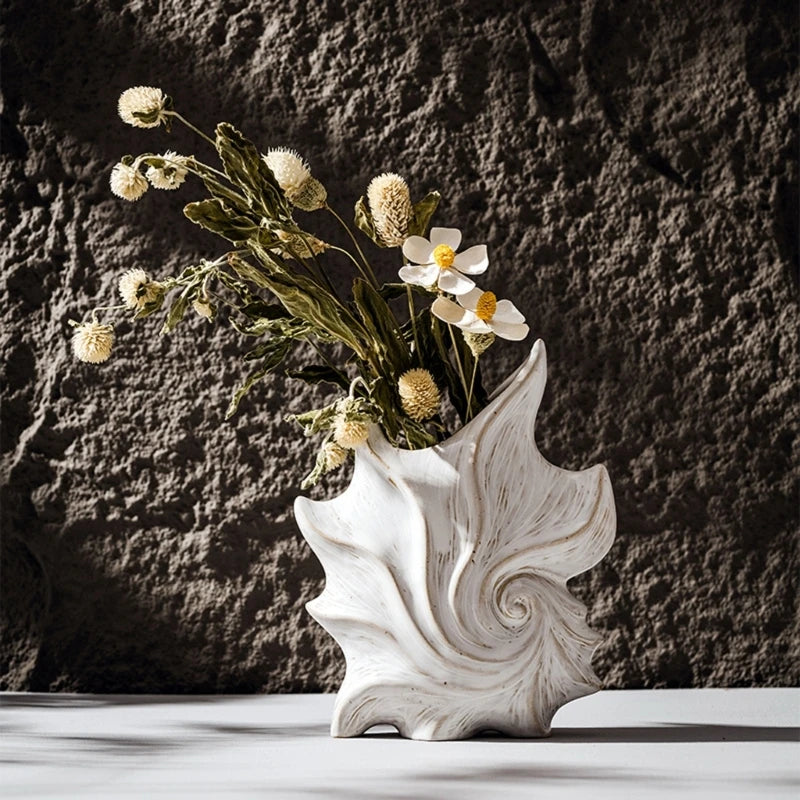 vase decoratif moderne resine blanc cassé motif organique hauteur 19cm fleurs séchées lumiere diffuse