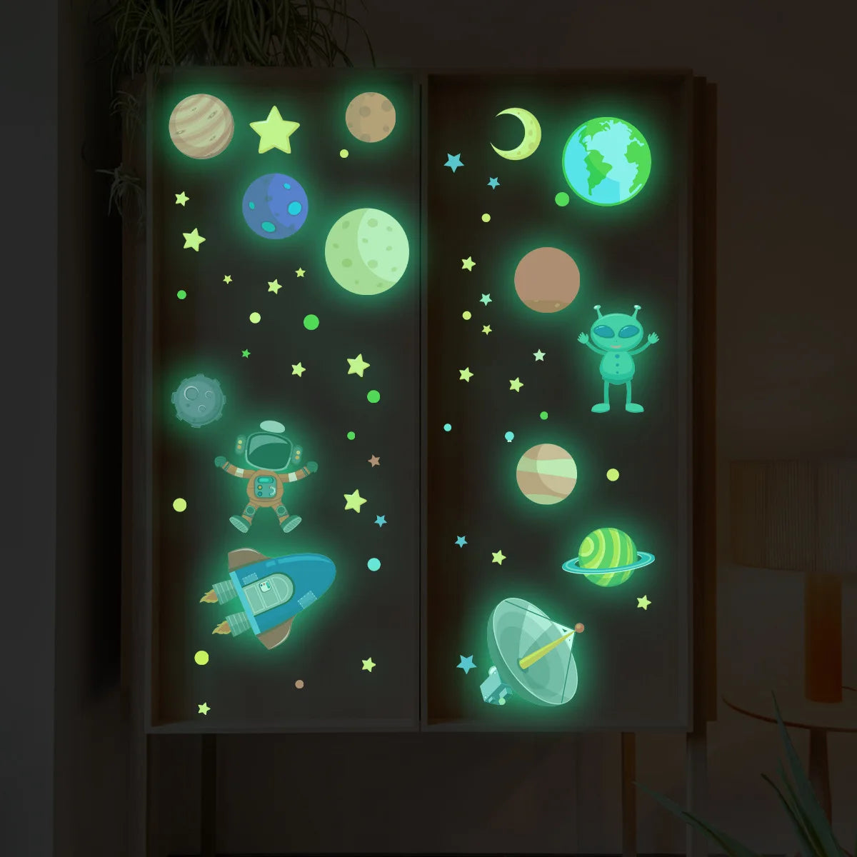 sticker mural lumineux aliens espace dessin animé bébé enfant chambre planètes étoiles vaisseau spatial
